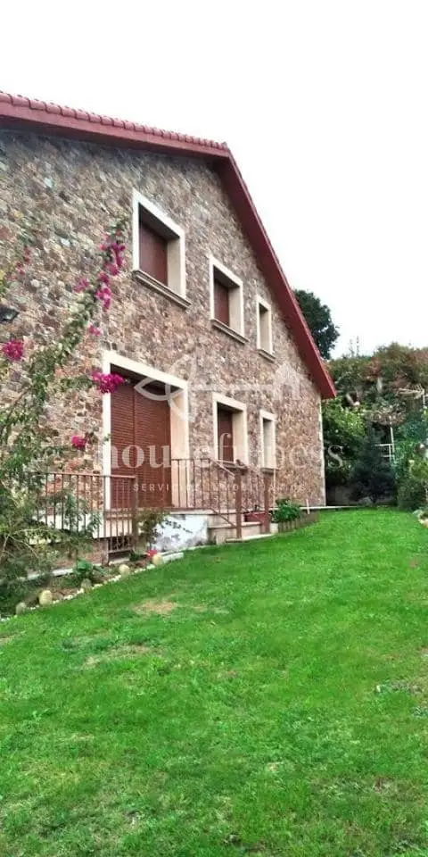 Chalet en venta en Miño, A Coruña