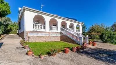 Casa en Venta Cuevas Bajas 4 Dormitorios Piscina Placas Solares