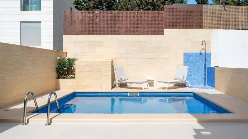 Dúplex familiar en La Bonanova con vistas al mar y jardín