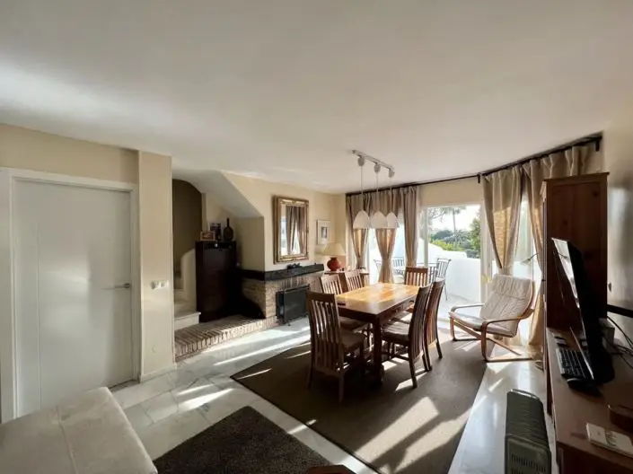Apartamento en Calahonda 2 Dormitorios Terraza Duplex