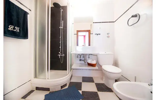 Habitaci
ón 185m
² Bilbao Estancia Media Larga