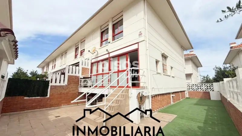 Chalet en venta en El Puntal