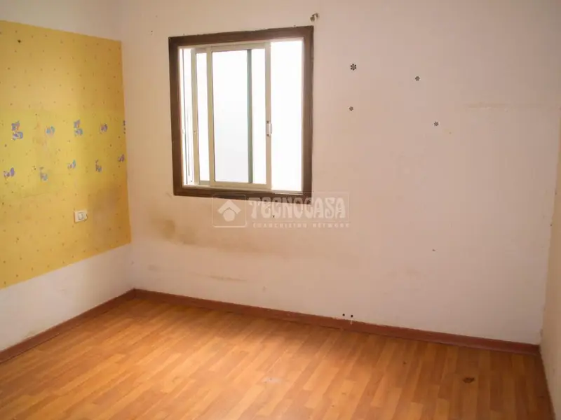 Piso en venta en El Fraile 2 dormitorios para reformar