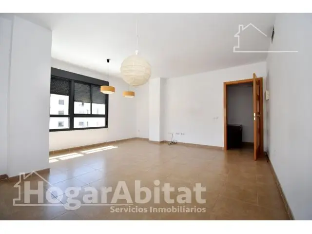 Amplio Piso Esquinero con Garaje y Trastero Zona Universitaria