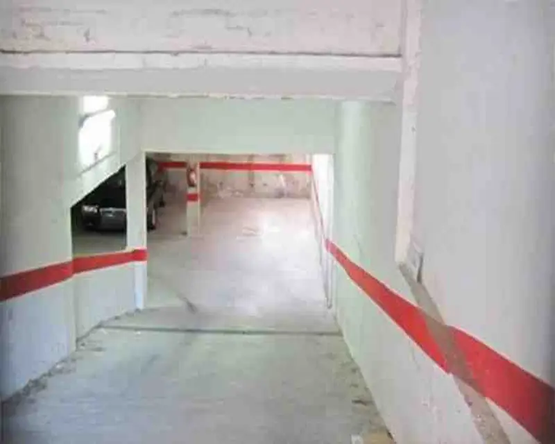 Garaje en Venta en Salt Girona 15m2 Manuel de Falla
