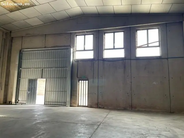 Nave Industrial 1983m2 Alquiler Canovelles 3 Puertas TIR