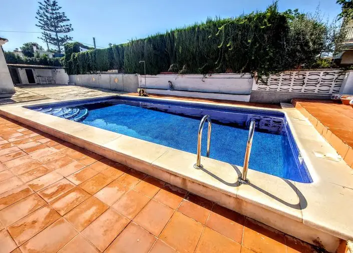 Villa 4 Dormitorios Vilamarxant Piscina Privada Jardin Grande