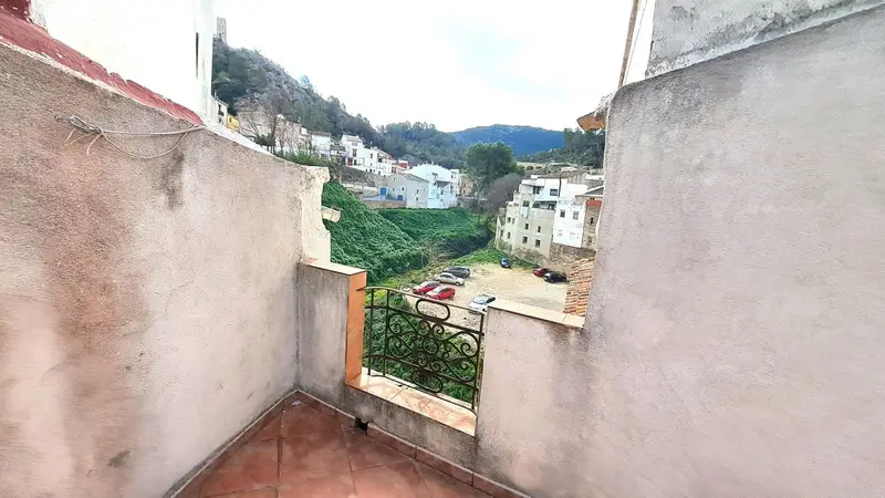 Dúplex en Moixent 165m2 con Terraza y Vistas al Río