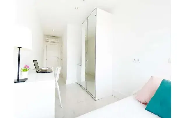 Alquiler Habitacion con Ba".o en Residencia Madrid