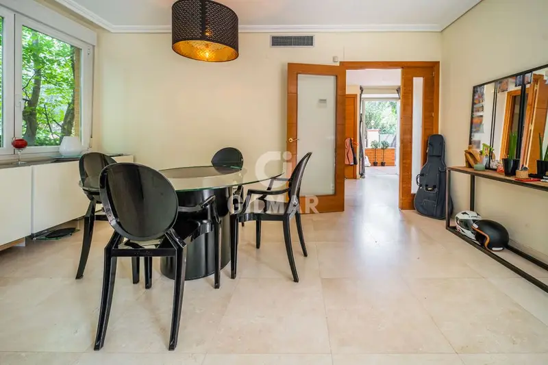 Chalet Independiente Conde Orgaz Madrid 4 Dormitorios Jardin