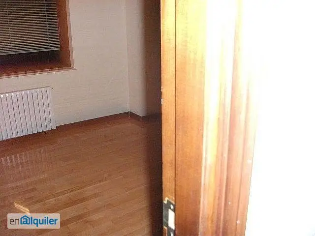 Alquiler piso 3 habitaciones 2 baños centro con ascensor