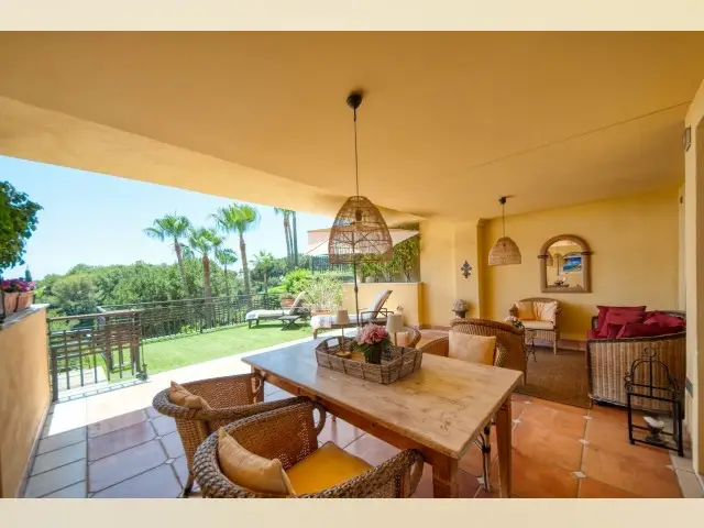 Piso de 2 Dormitorios en venta Sierra-Blanca, España