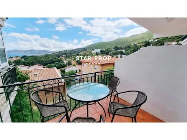 Apartamento en Llançà con Vistas al Mar - Reformado y Cerca de la Playa