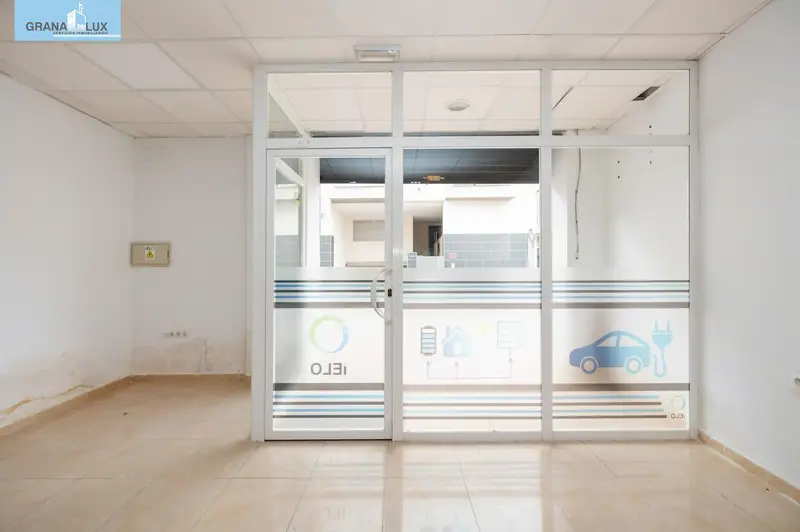 Venta Local Comercial Ayuntamiento Armilla 97m2