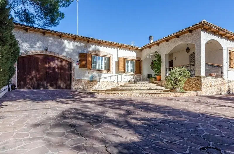 Villa en venta en Molina de Segura: 245m2, 5 dormitorios, jardin, piscina