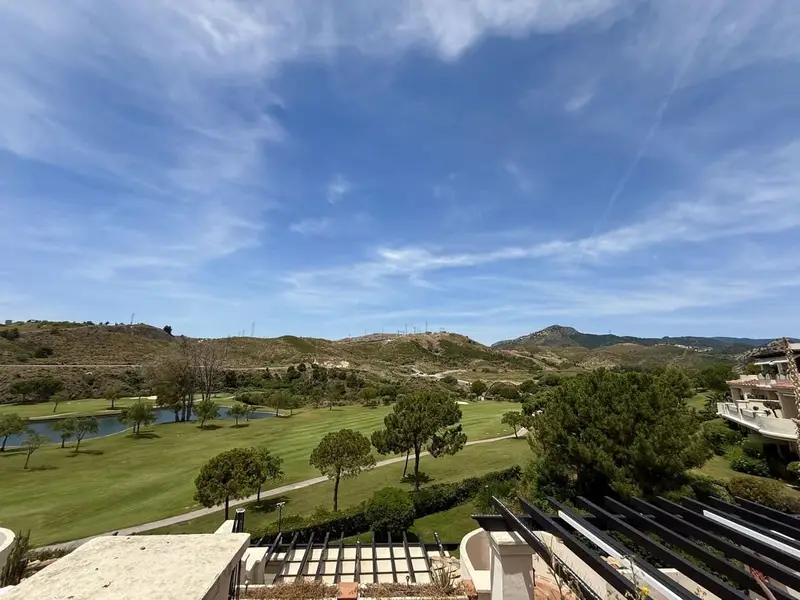 Apartamento en venta en Benahavís pueblo, Benahavís, Málaga