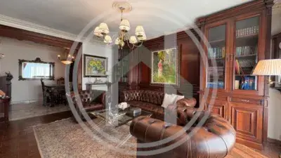Casa en Venta con Piscina y Jardín en Zona Exclusiva