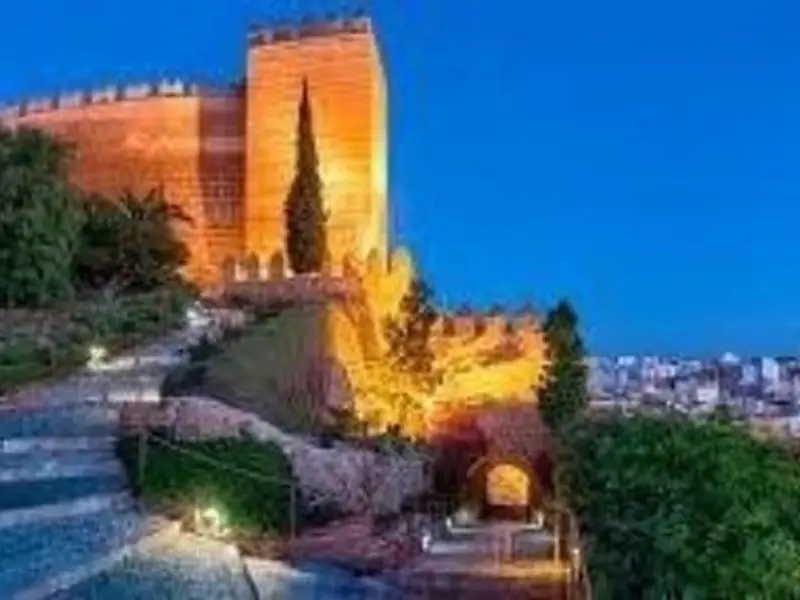 Chalet Adosado en Almería para Inversores