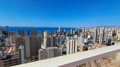 Ático de Lujo en Benidorm con Terraza y Vistas Panorámicas