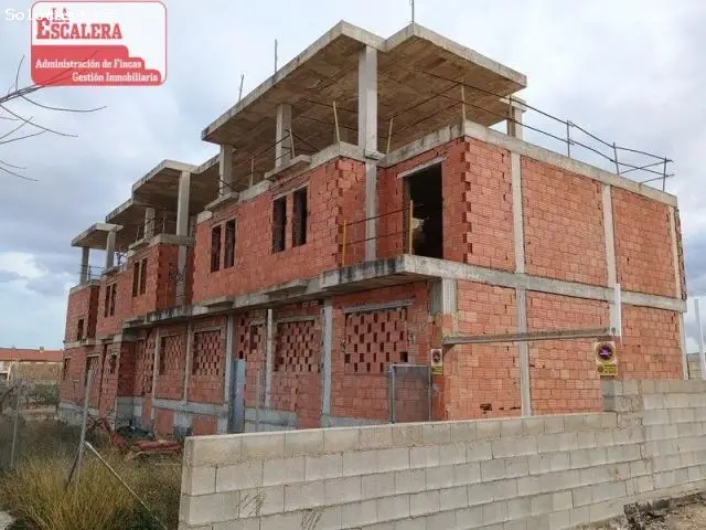 7 Adosados en Castalla 180m2 Obra Nueva