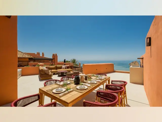 Atico de Lujo en Marbella 4 Dormitorios 5 Banos Terrazas Vistas al Mar