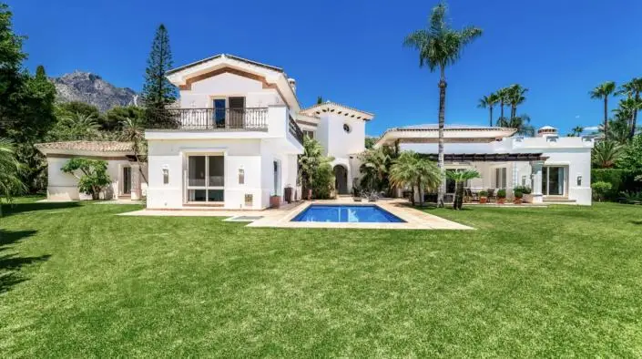 Villa 5 Dormitorios en Sierra Blanca Marbella
