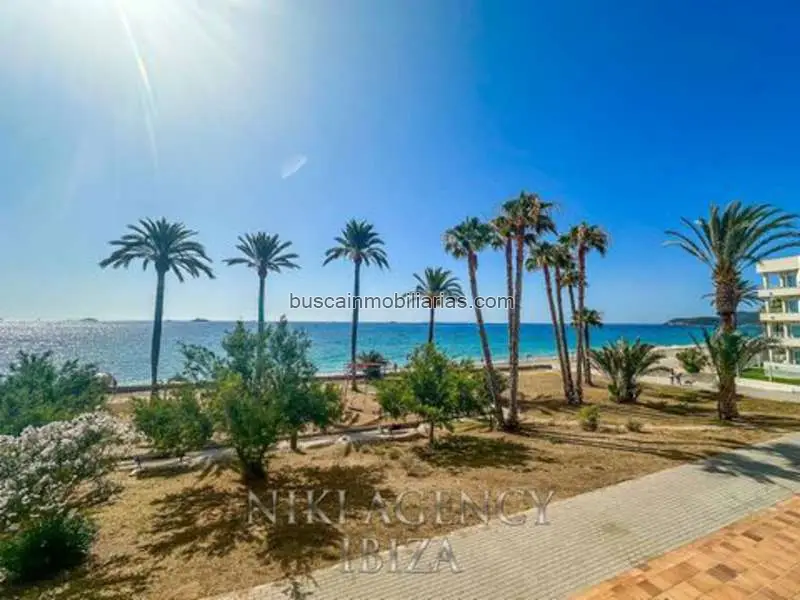Dúplex de Lujo en Playa dEn Bossa con Vistas al Mar