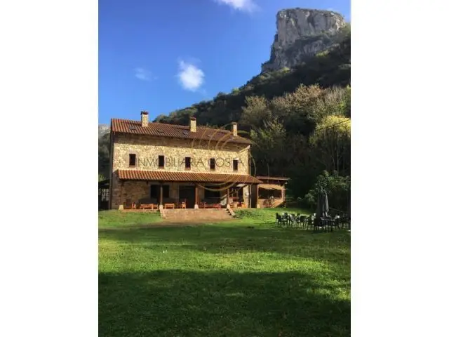 Albergue Cabrales Carreña: Hotel Rural con 32 habitaciones