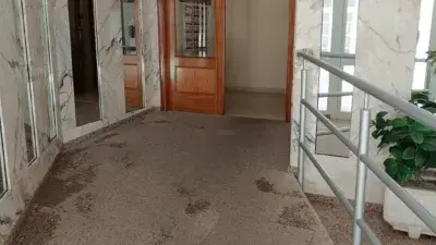 Piso en venta en Avenida de Asturias, cerca de Avenida de San Miguel