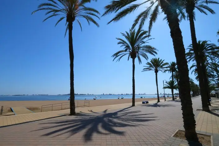 Ático en Venta Mar de Cristal 3 Dormitorios 2 Baños Cerca de la Playa
