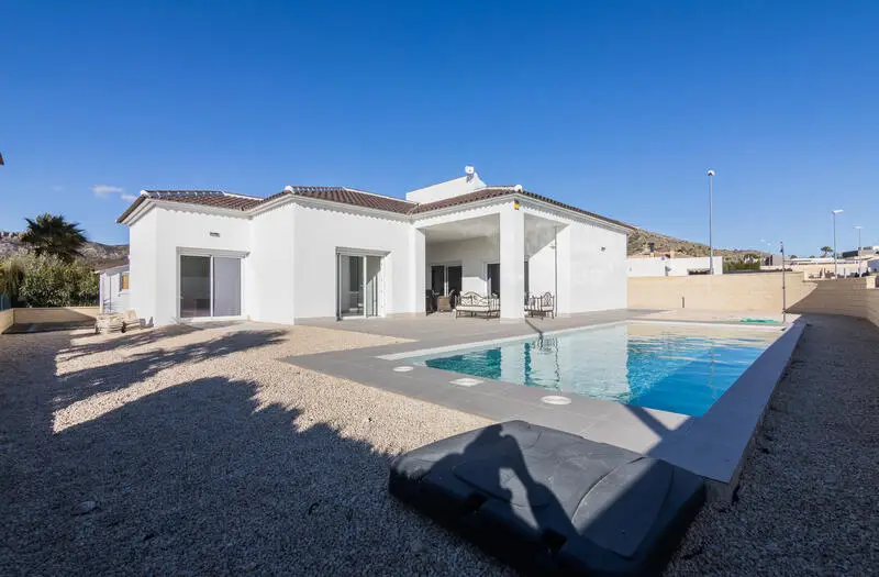 Villa en Venta Pinoso Alicante Nueva Construccion Piscina