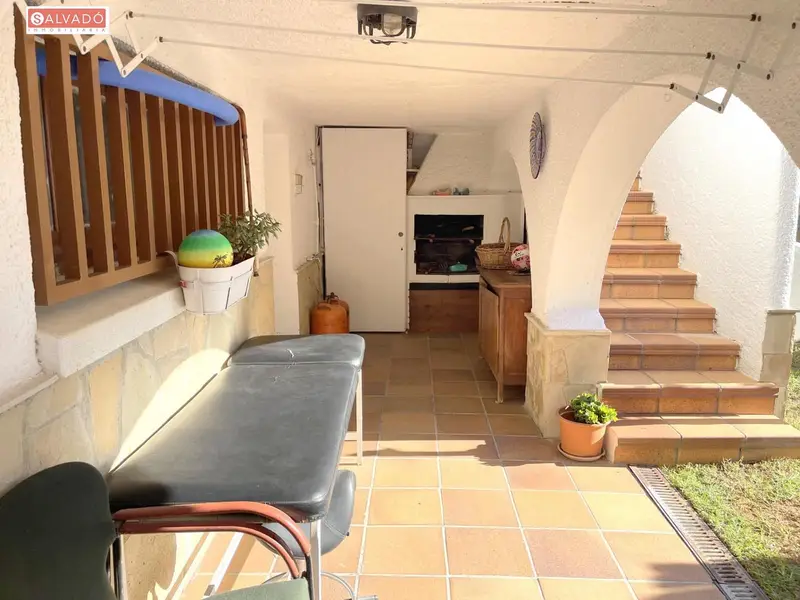Adosado en venta Segur de Calafell con piscina