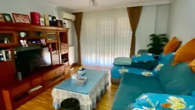 Piso en venta en Calle de Cantabria