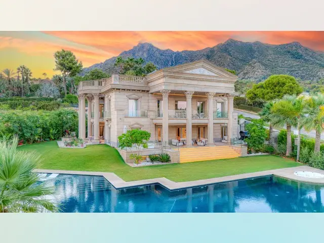 Casa-Villa de 7 Dormitorios en venta Sierra-Blanca, España