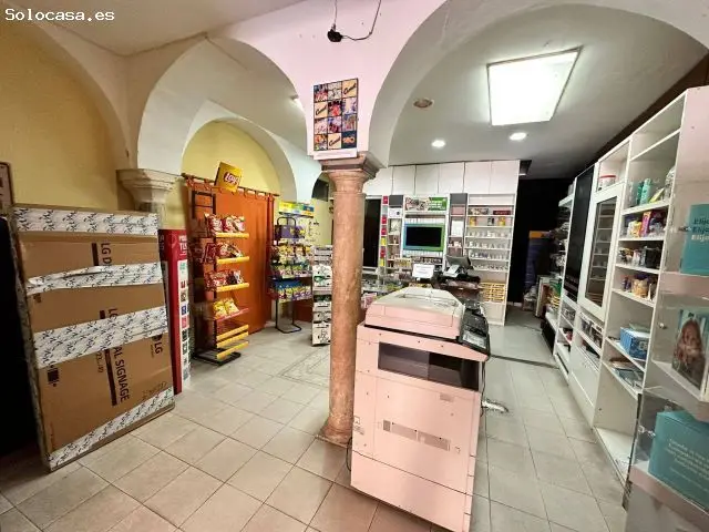 Local en Plaza de España con Traspaso de Licencia de Estanco