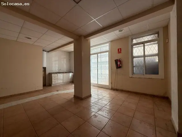 Local Comercial Diafano Dos Plantas 80m2 Terraza 30m2