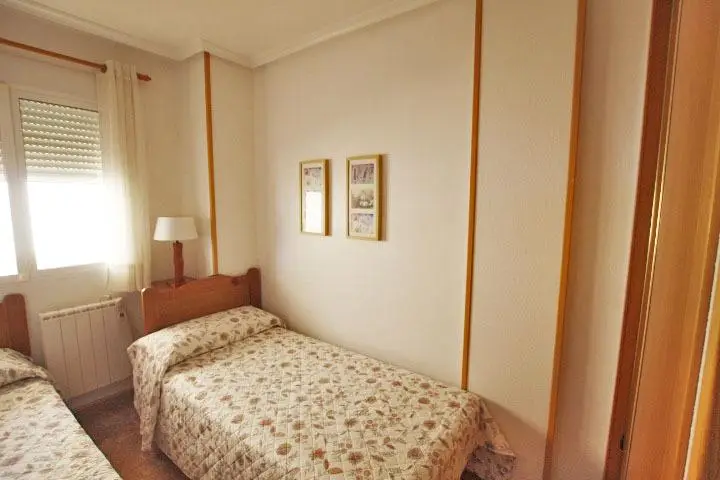 Apartamento en Puerto Deportivo Guardamar del Segura con Piscina y Terraza