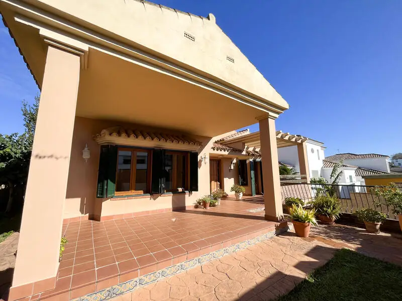 Villa 3 Dormitorios Los Pinos Algeciras