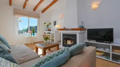 Bungalow en Moraira para Familias Cerca de la Playa y Campos de Golf