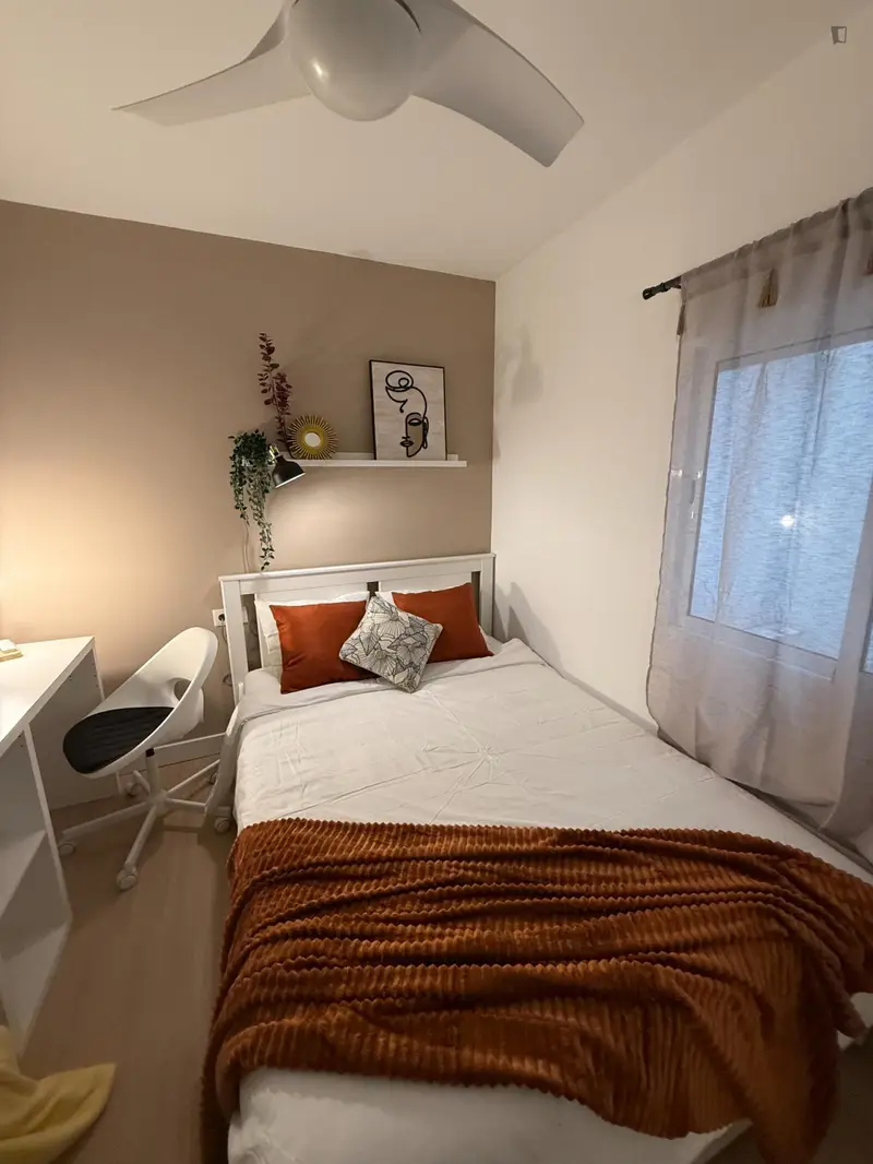 Habitacion Doble en Piso de 4 Dormitorios Benalua Alicante