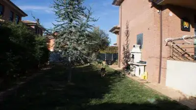 Chalet en Venta San Andres del Rabanedo 4 Dormitorios Jardin Piscina