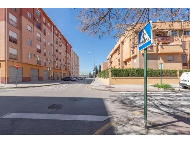 Piso en venta en Granada zona La Chana