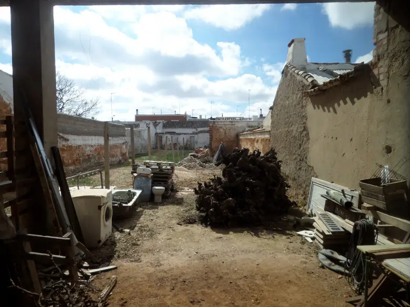 Solar en Venta Tomelloso 300m2 12m Fachada