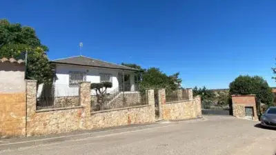 Chalet en venta en Mondéjar