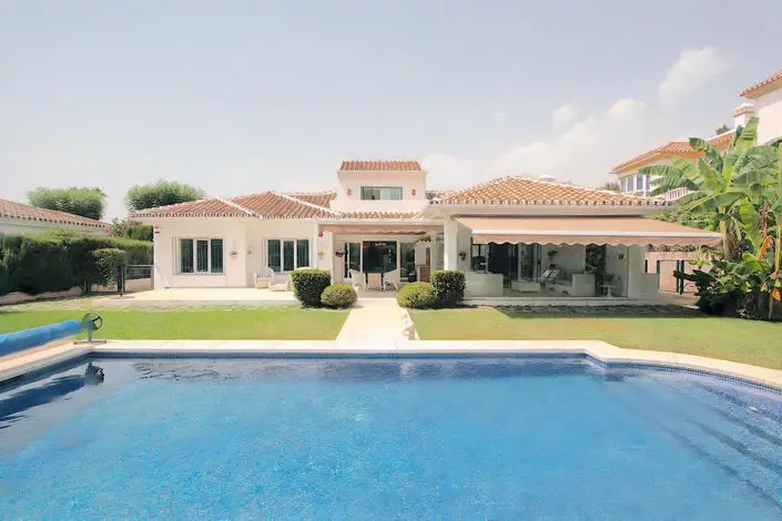 4 Bed Villa for sale