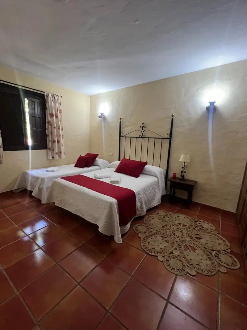 Casa de Campo con 5 Dormitorios en Marchenilla