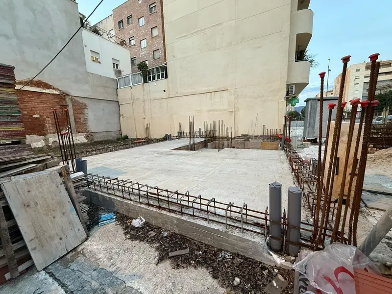 Terreno en Venta Malaga: 6 Viviendas, Piscina, Cerca de la Playa