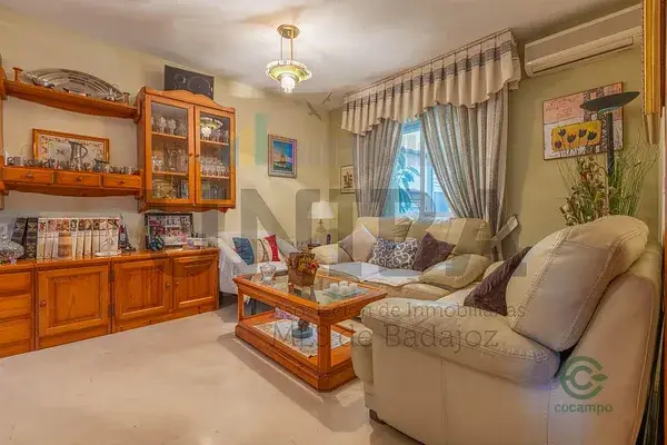 Chalet Adosado en Ciudad Jardin Badajoz 4 habitaciones 2 baños