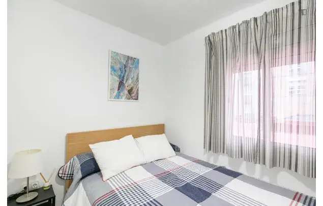 Rent 3 bedroom apartment in Barcelona