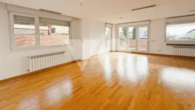 Chalet con Piscina y Jardin en Majadahonda Cerca de Renfe